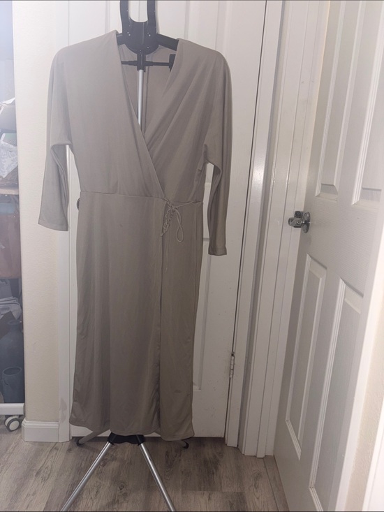 H&M Dresses & Skirts - 34 - Women’s Wrap Midi Dress in Taupe
